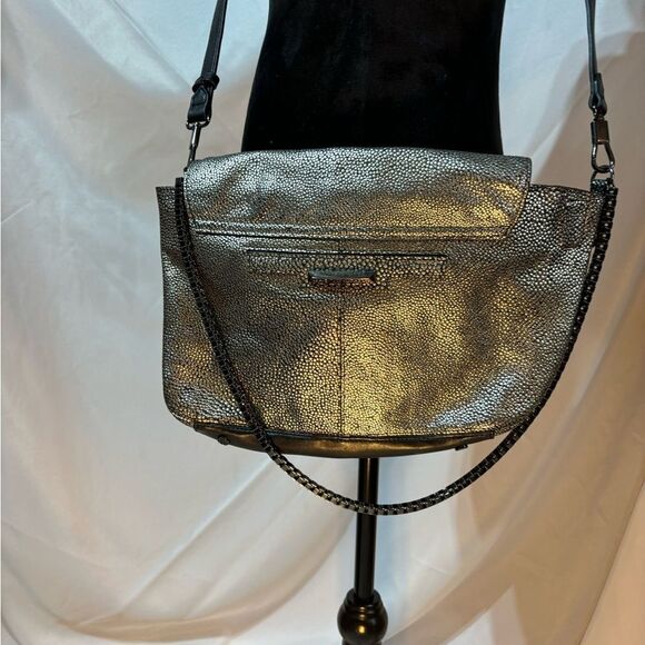 ELIZABETH & JAMES Silver Metallic Pebbled Leather Flap Over Clutch Handbag - Picture 3 of 11